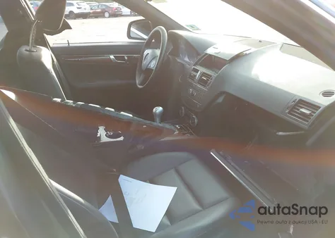 2009 Mercedes-Benz C 300 Sport 4Matic z USA, uszkodzony, nr VIN WDDGF81X59R057820